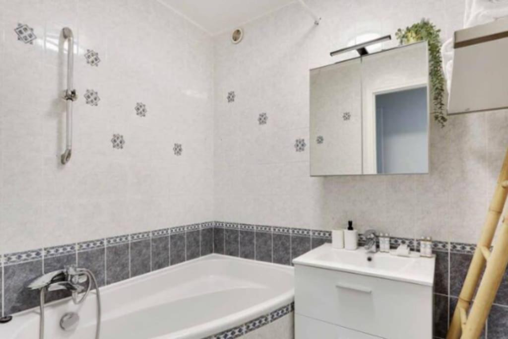 Superbe Appartement Lumineux Et Calme Saint-Ouen  Ngoại thất bức ảnh